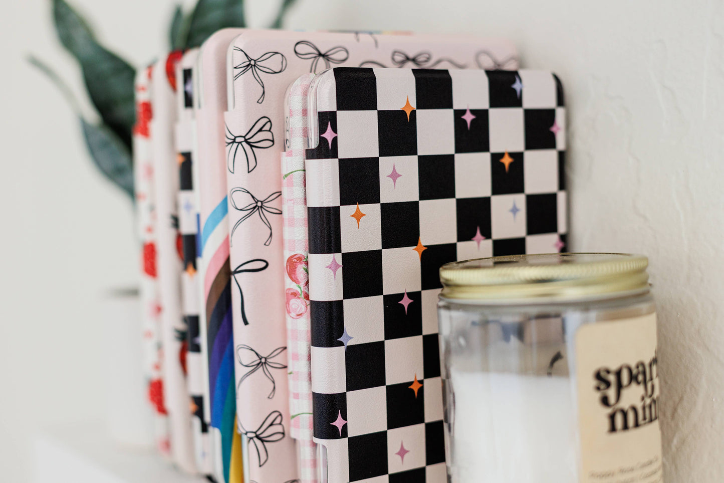 Retro Checkered Clear Back & Handle Kindle & Kobo Case